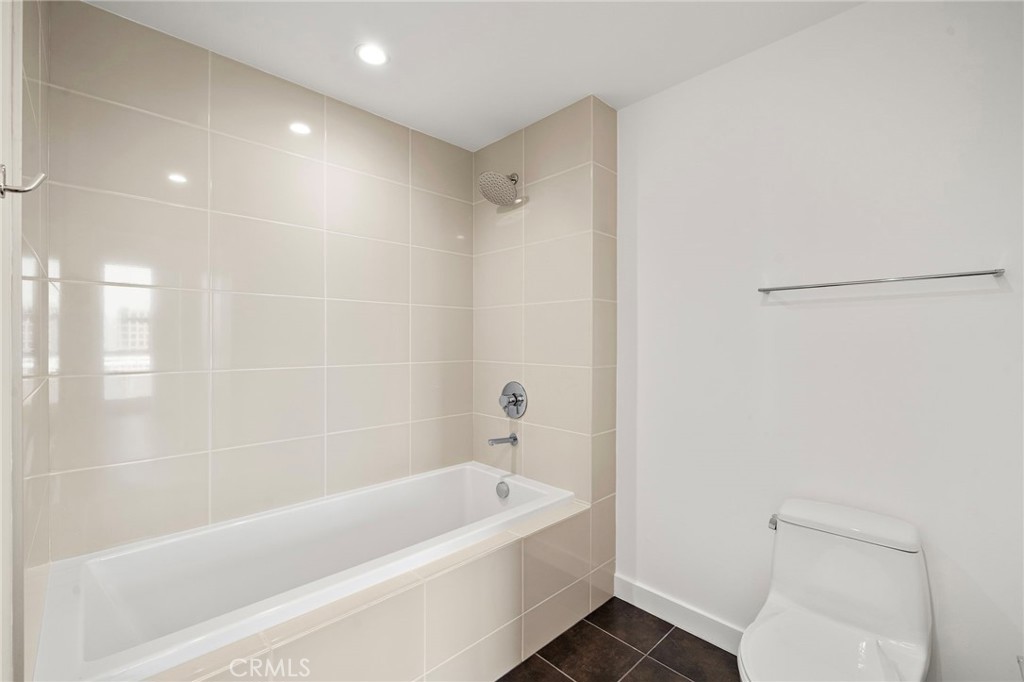 9 Macarthur Place 1102, Santa Ana CA 92707 - photo 27