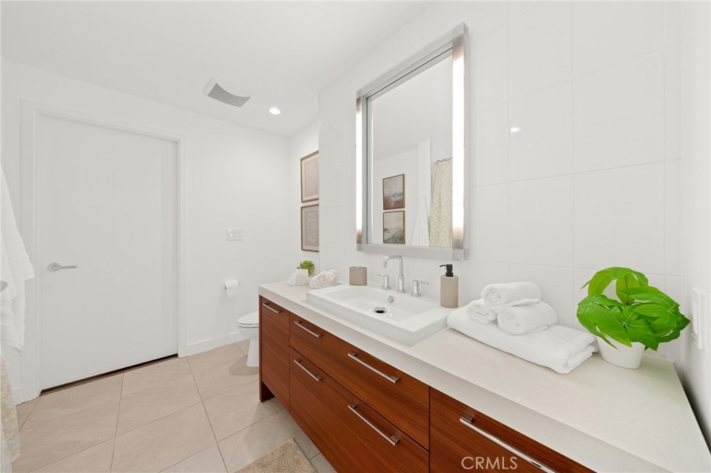 9 MacArthur Place N1405, Santa Ana CA 92707 - photo 21