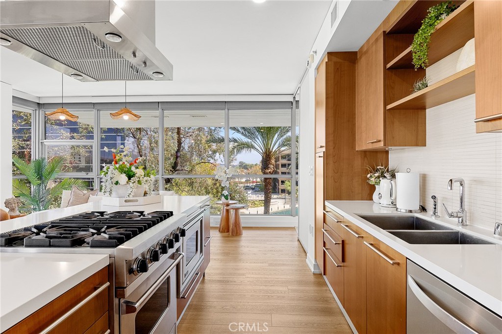 9 MacArthur Place N402, Santa Ana CA 92707 - photo 11