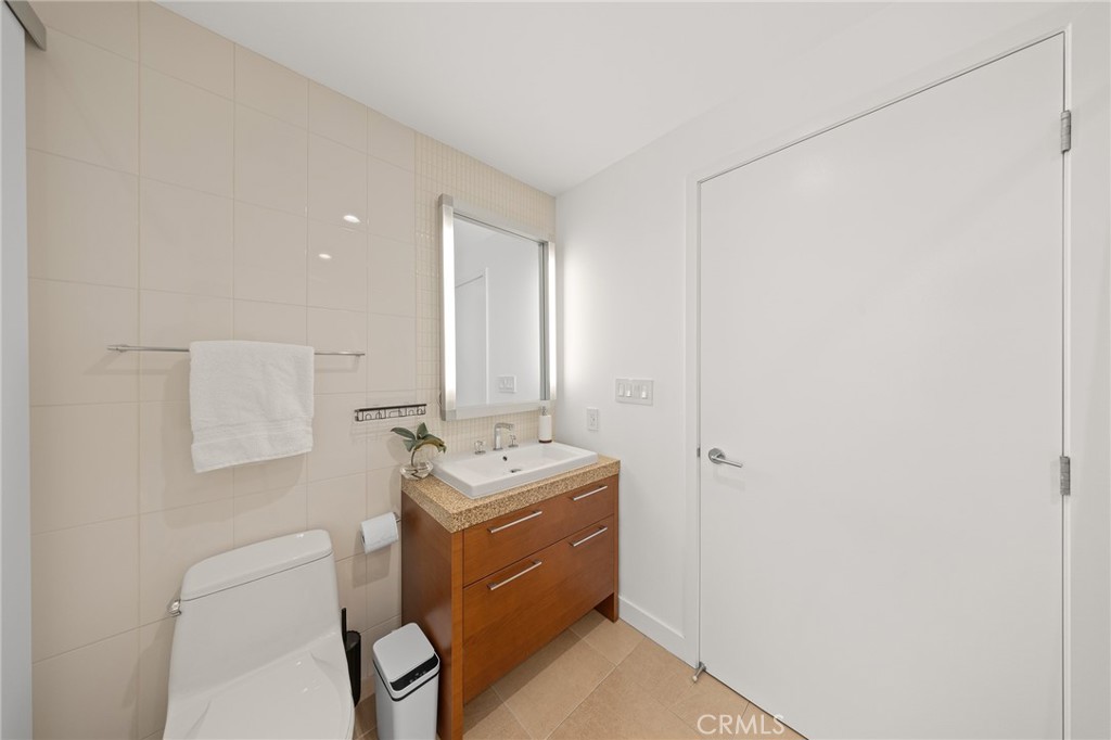9 MacArthur Place N402, Santa Ana CA 92707 - photo 27