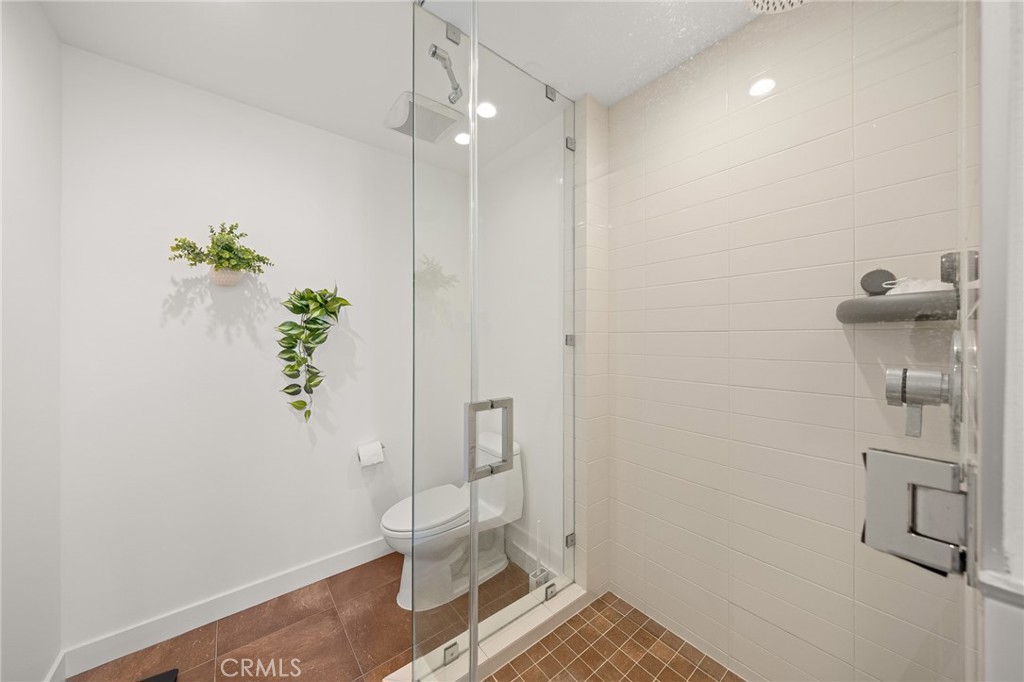 9 MacArthur Place N402, Santa Ana CA 92707 - photo 33