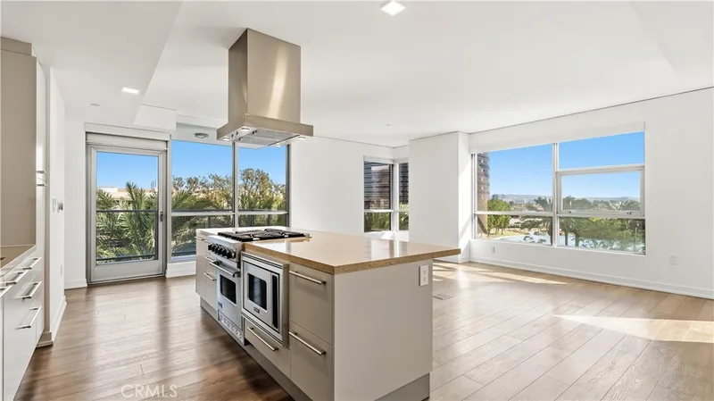 9 MacArthur Place N503, Santa Ana