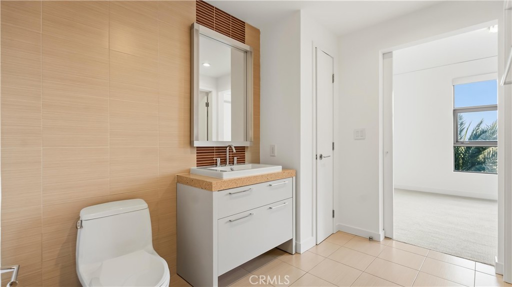 9 MacArthur Place N503, Santa Ana CA 92707 - photo 29