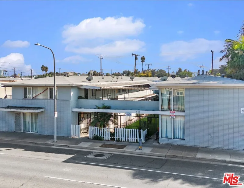 902 E 17th Street, Santa Ana