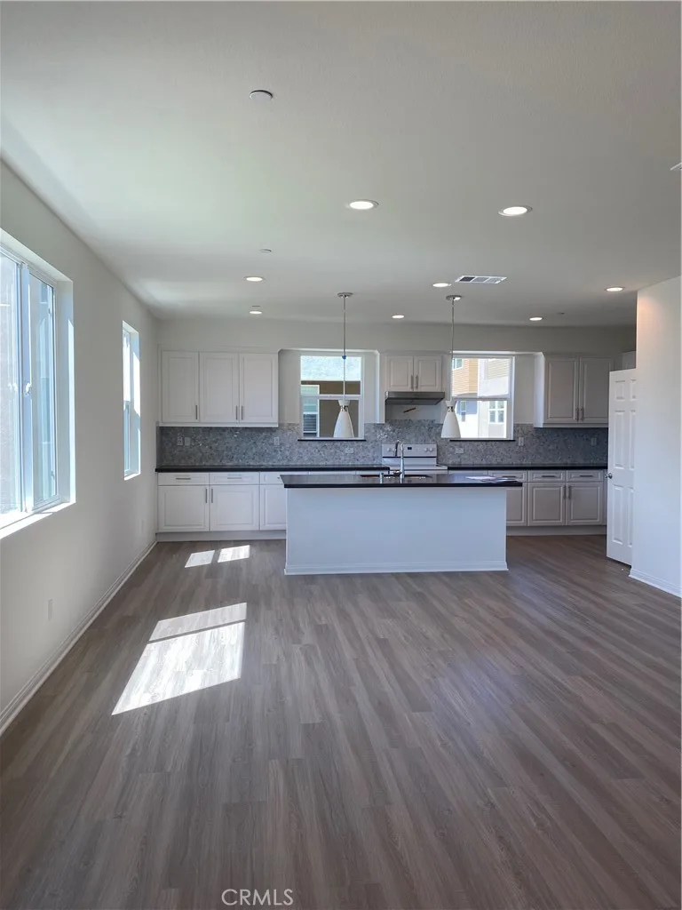 905 E 2nd, Santa Ana, CA 92701