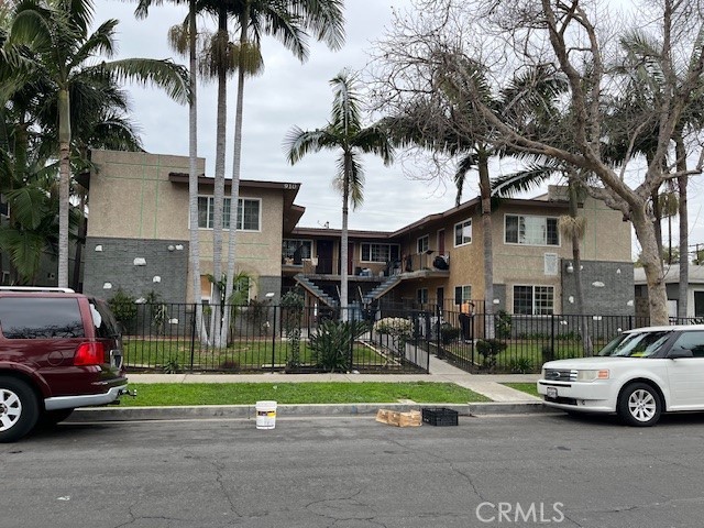 910 S Townsend, Santa Ana CA 92704 - photo 1