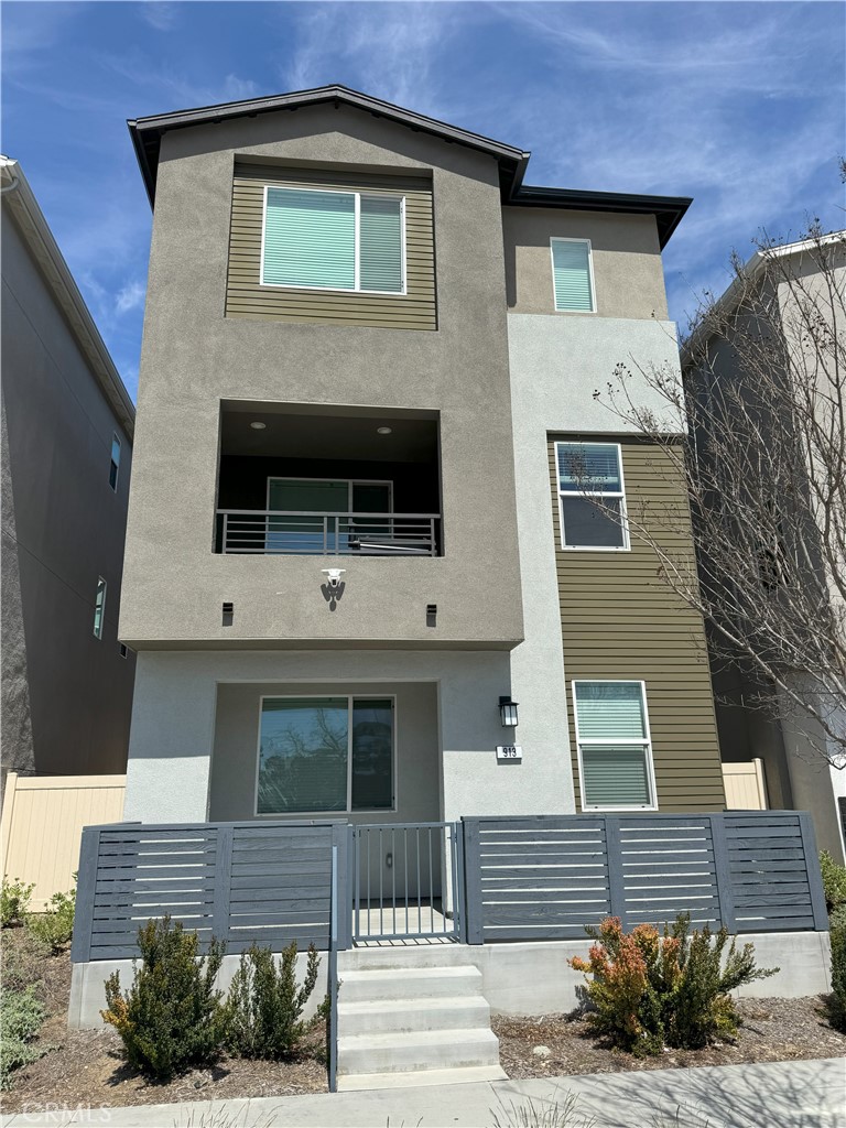 913 E 2nd Street, Santa Ana CA 92701 - photo 1