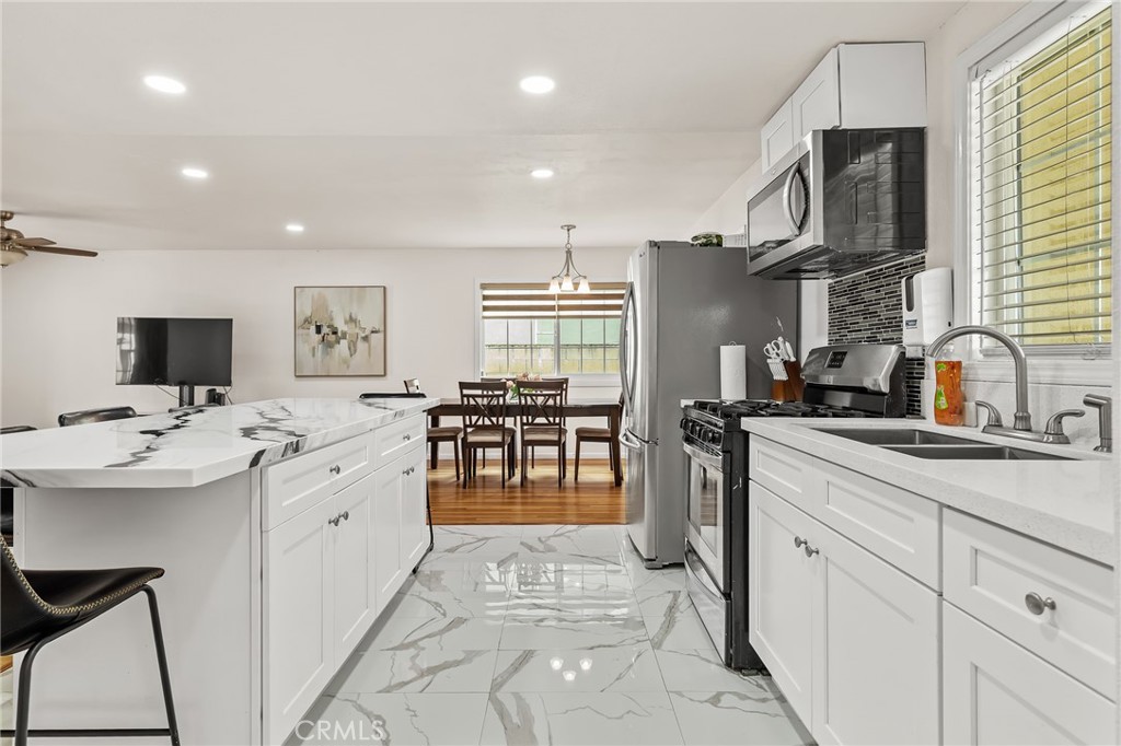 913 S Laurel, Santa Ana CA 92704 - photo 4