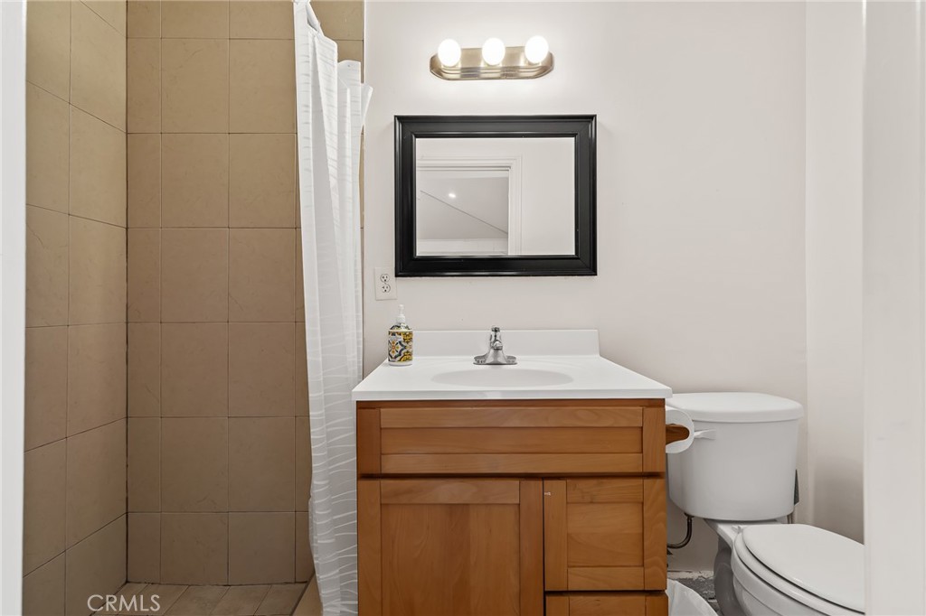 913 S Laurel, Santa Ana CA 92704 - photo 24
