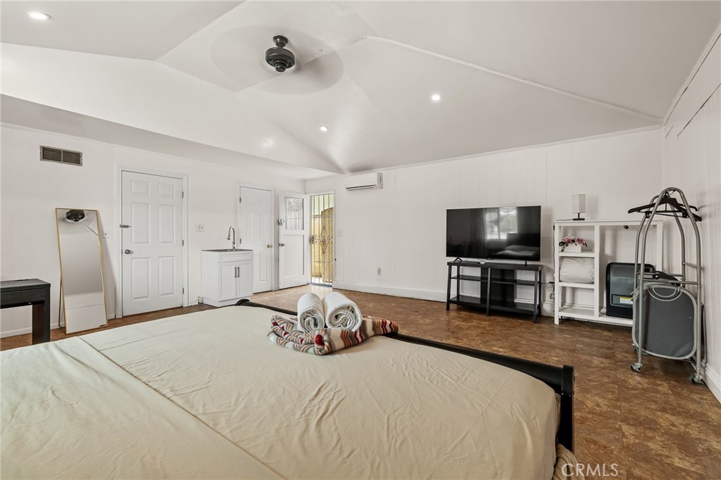 913 S Laurel, Santa Ana CA 92704 - photo 25