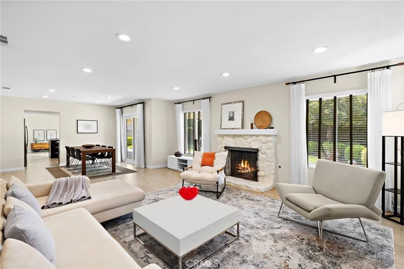 916 E Jonquil, Santa Ana