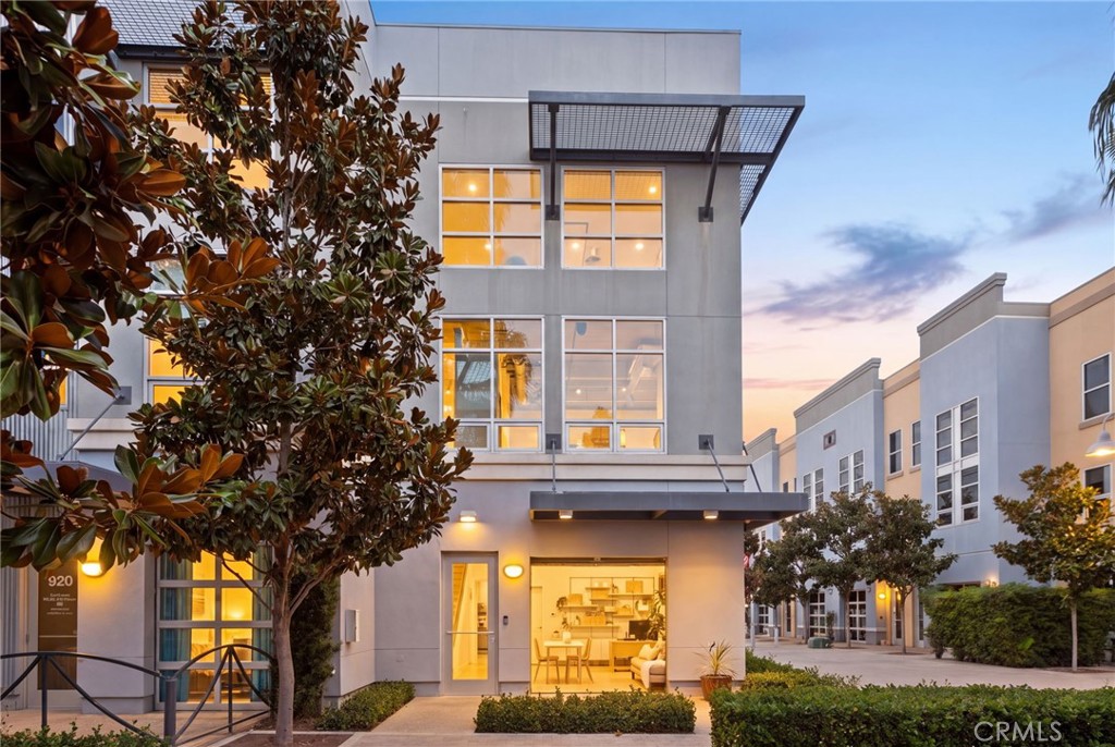 Welcome to Santiago St. Lofts - 918 E Civic Center Drive, Santa Ana CA 92701 - photo 2