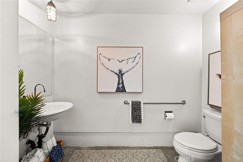 Grand Floor Bathroom - 918 E Civic Center Drive, Santa Ana CA 92701 - photo 13