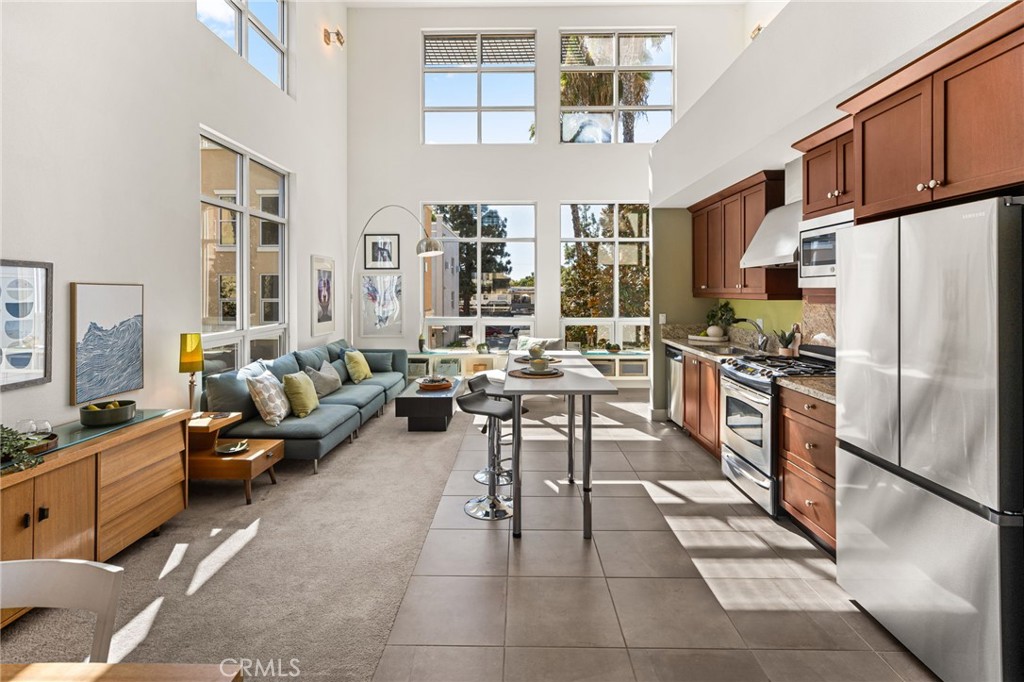 2nd Floor Living Area - 918 E Civic Center Drive, Santa Ana CA 92701 - photo 16