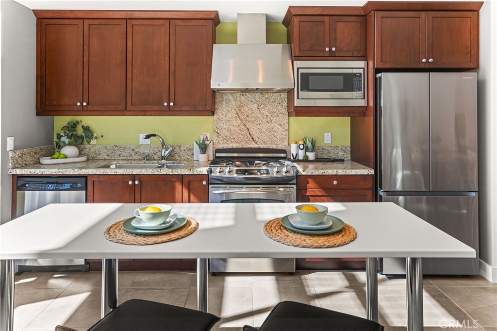 Kitchen - 918 E Civic Center, Santa Ana CA 92701 - photo 20