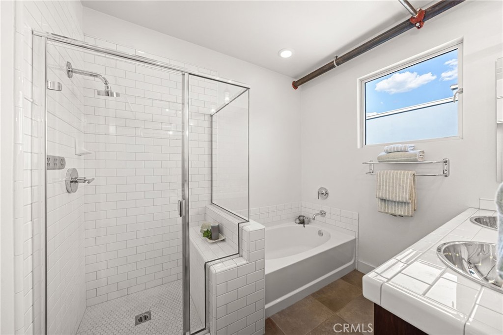 Primary Bathroom - 918 E Civic Center, Santa Ana CA 92701 - photo 35