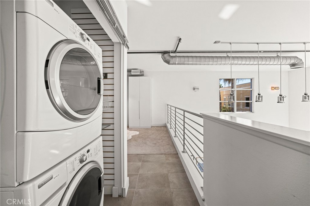 Laundry Closet - 918 E Civic Center, Santa Ana CA 92701 - photo 37