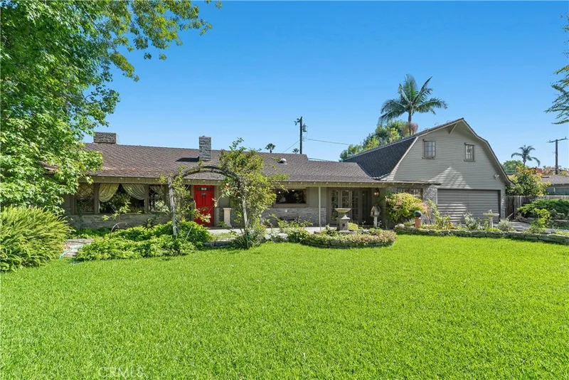 919 W Sharon, Santa Ana