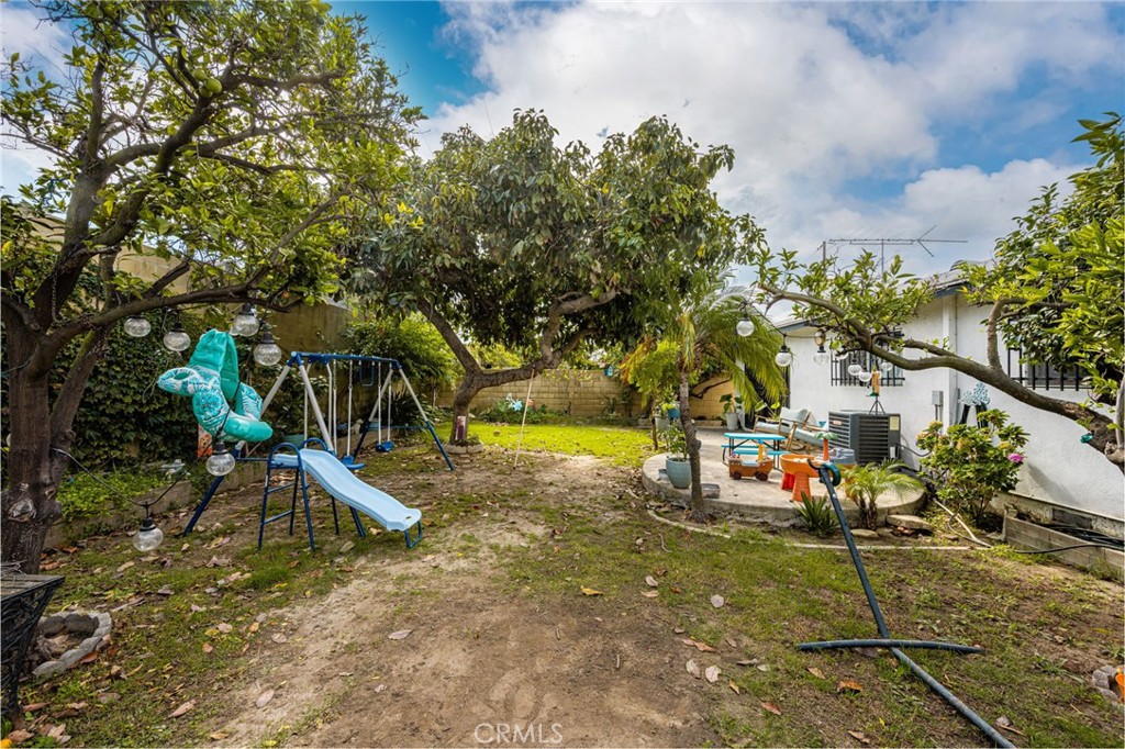 927 S Laurel, Santa Ana CA 92704 - photo 24