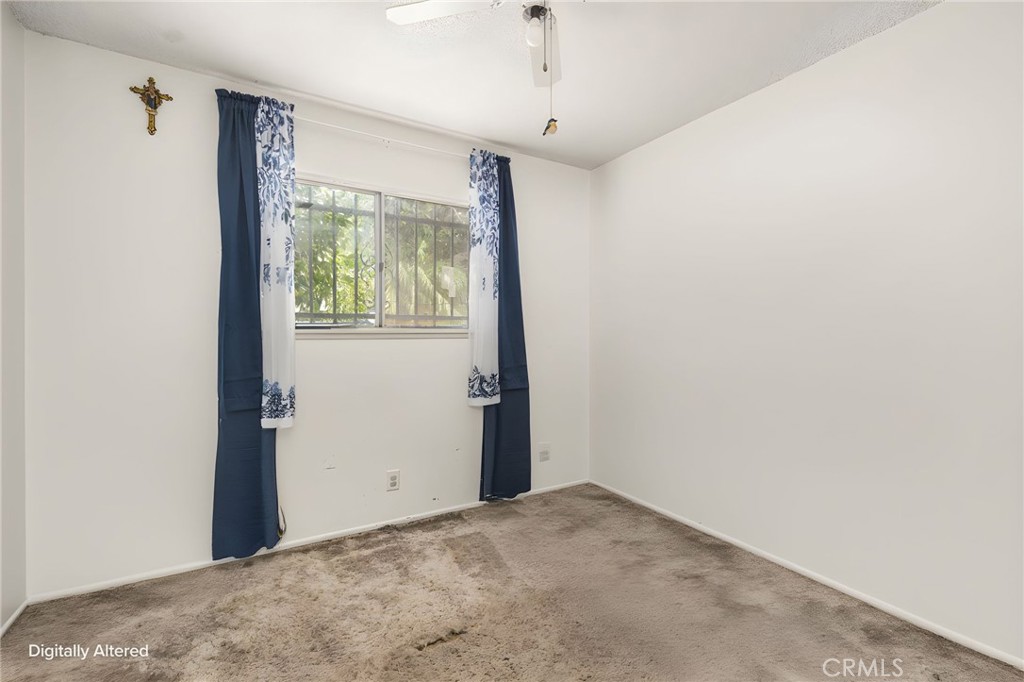 Furniture and belongings digitally removed - 927 S Laurel, Santa Ana CA 92704 - photo 37
