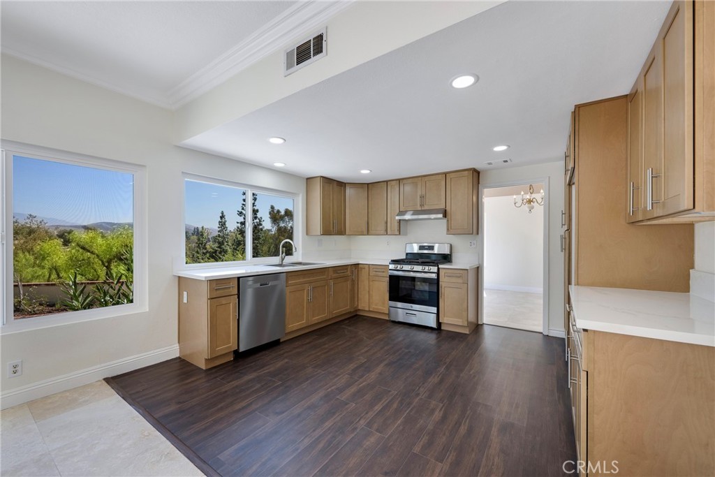9821 Sunrise Lane, Santa Ana CA 92705 - photo 15