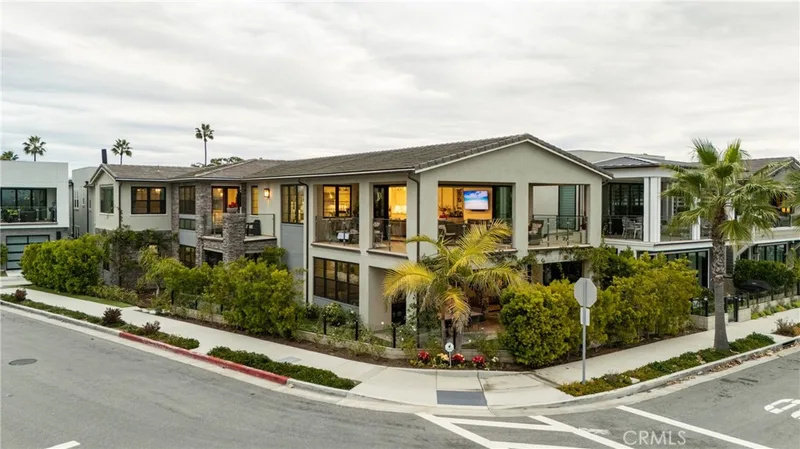 10 Ocean Place, Seal Beach, CA 90740
