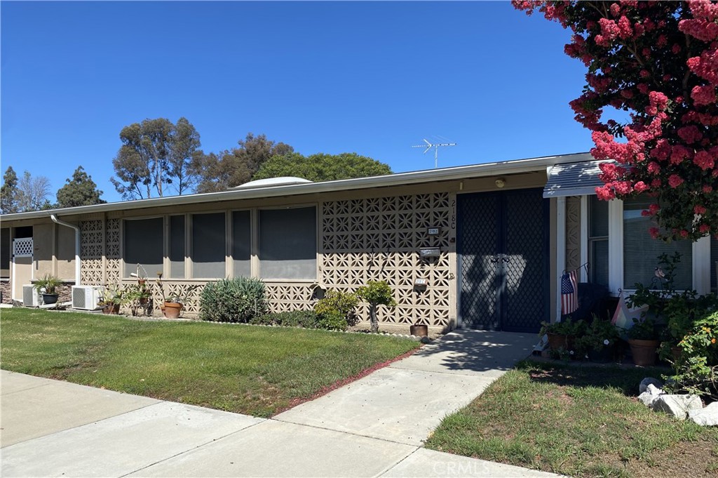 1060 Foxburg Rd. M9-218C, Seal Beach CA 90740 - photo 1