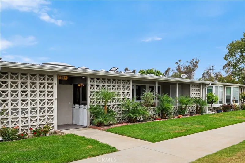 1075 Brookline Road 220H, Seal Beach