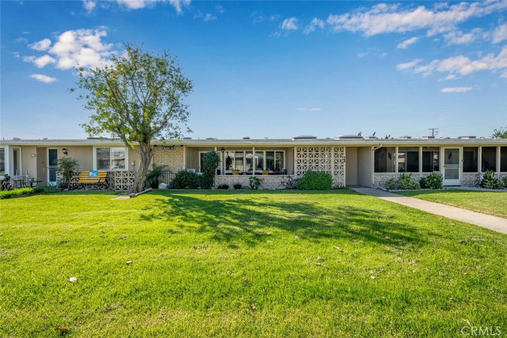 1240 Oakmont Road 52i, Seal Beach CA 90740 - photo 1