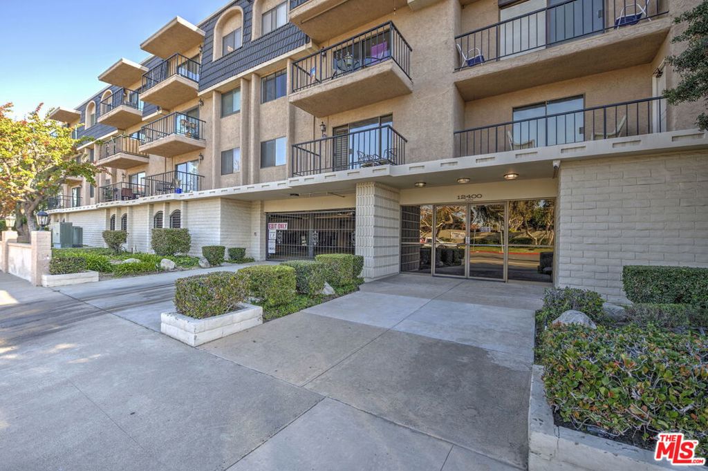 12400 Montecito Road 403, Seal Beach CA 90740 - photo 1