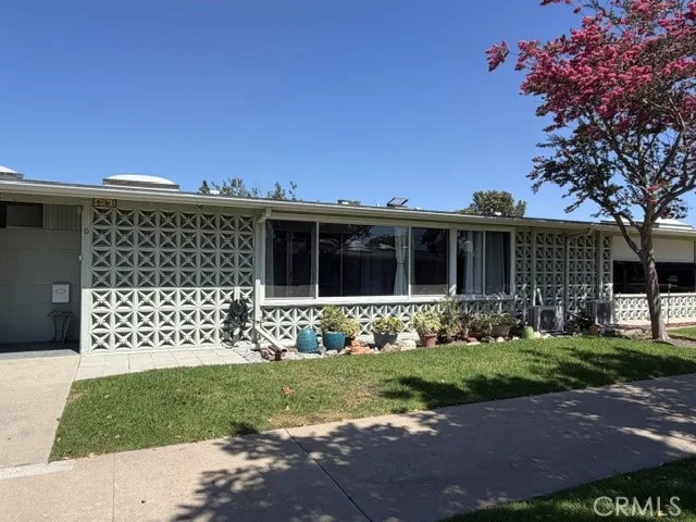 1241 Knollwood Road 46-D, Seal Beach