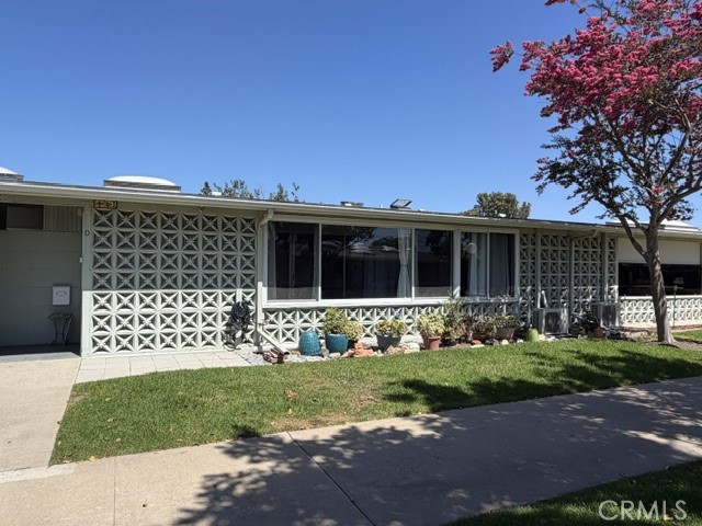 1241 Knollwood Road 46-D, Seal Beach CA 90740 - photo 1