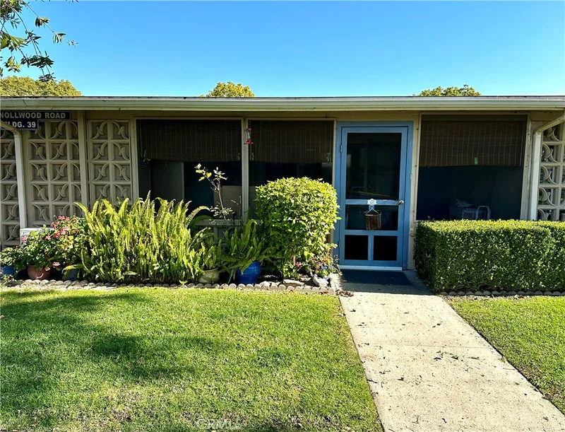 1260 Knollwood Road M4-39C, Seal Beach, CA 90740