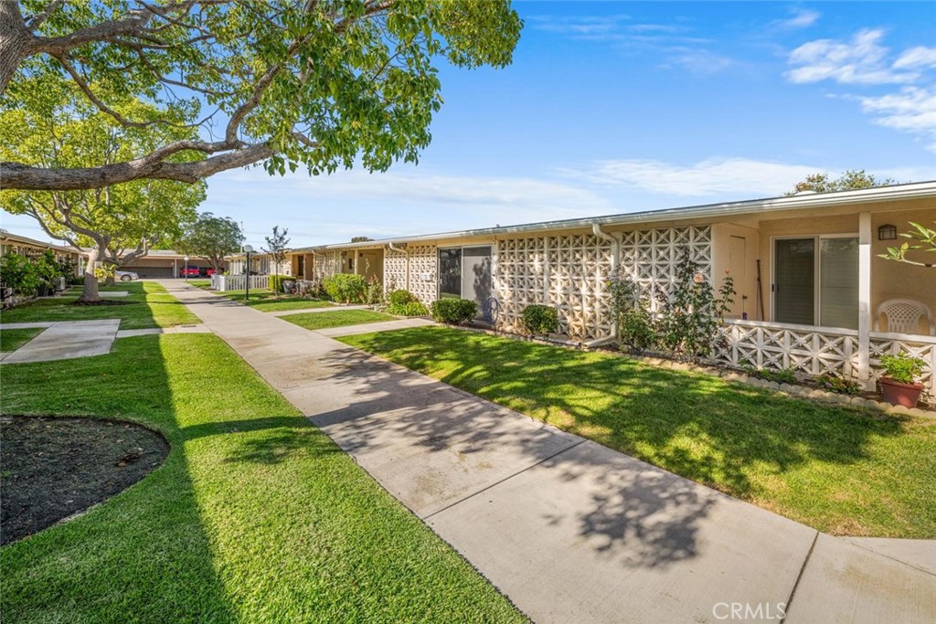 1280 Knollwood Road 40B, Seal Beach CA 90740 - photo 2