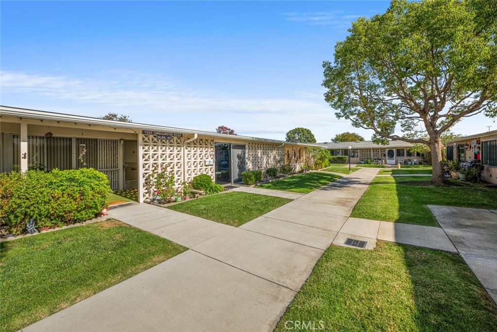 1280 Knollwood Road 40B, Seal Beach CA 90740 - photo 3