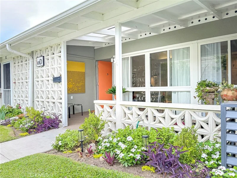 1281 Golden Rain Rd., M2-69D, Seal Beach