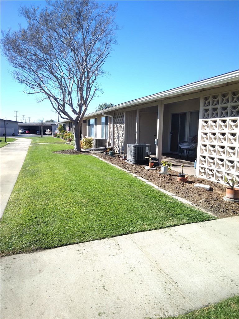 13061 Del Monte Dr 277C M-11, Seal Beach CA 90740 - photo 1