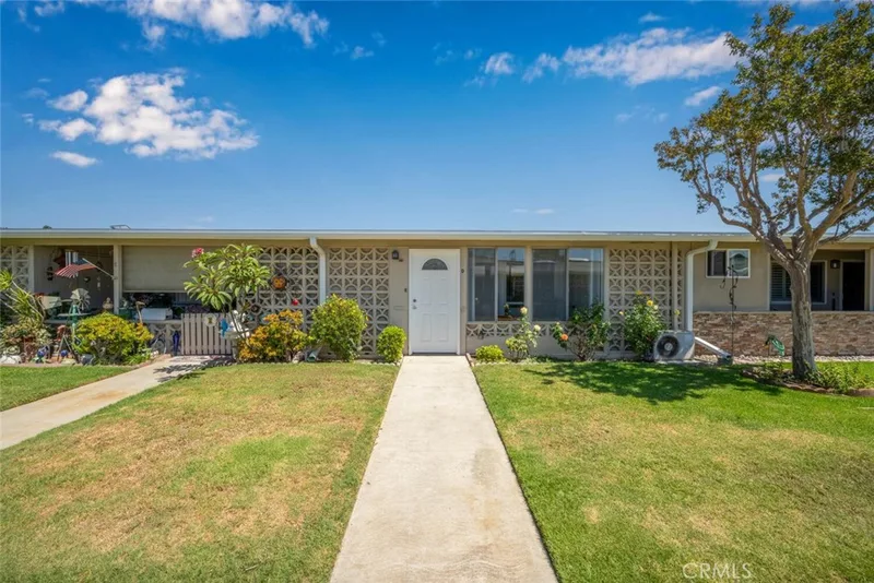 13061 Oak Hills Drive 221D, Seal Beach, CA 90740