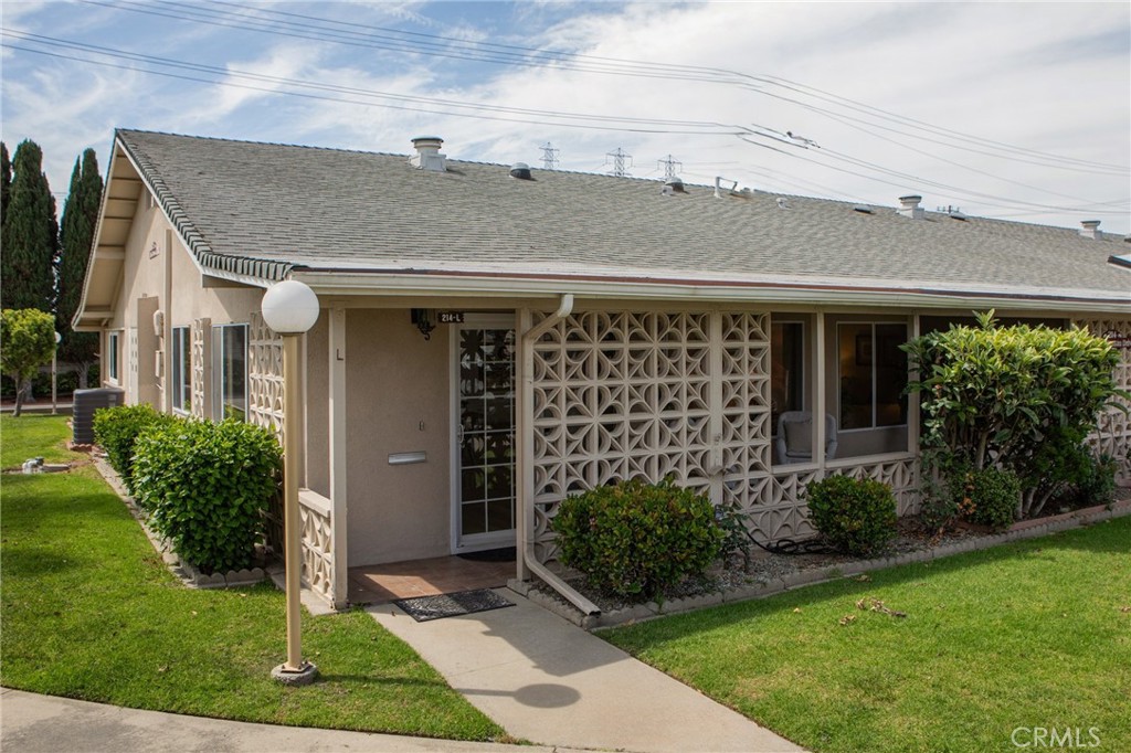13140 Nassau Dr., M9-214L, Seal Beach CA 90740 - photo 1