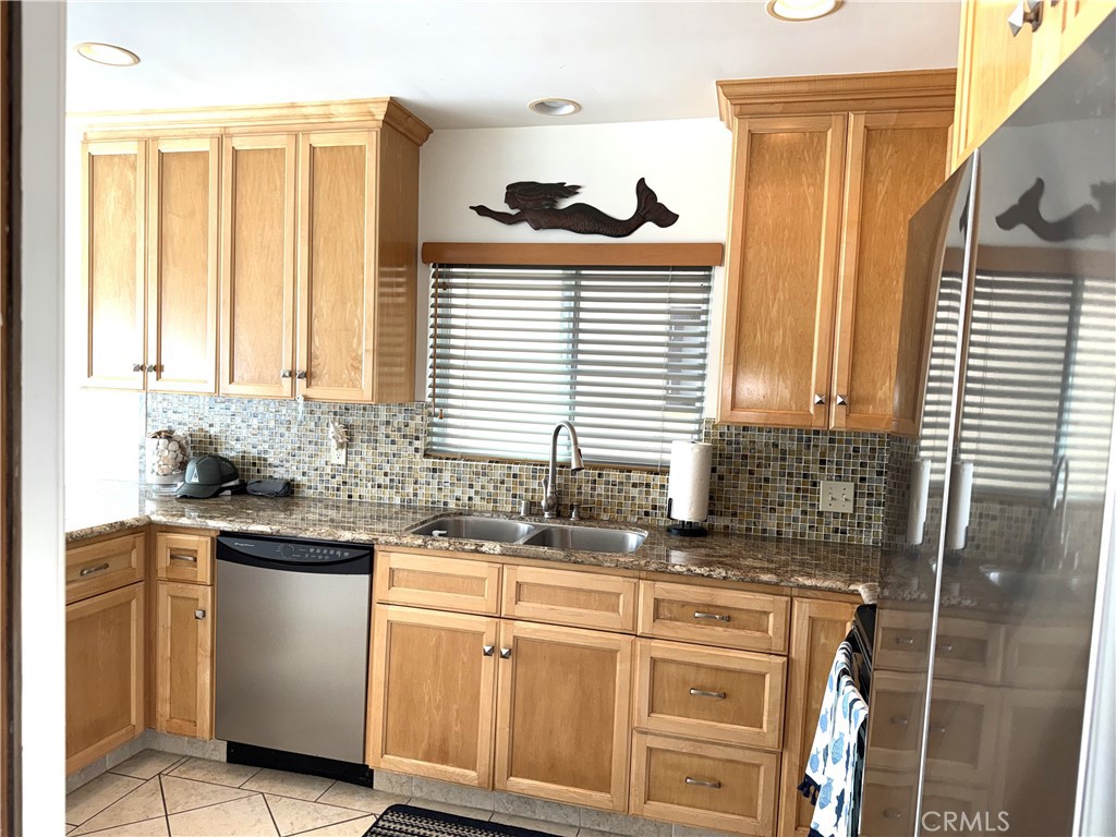 1319 Seal Way, Seal Beach CA 90740 - photo 14