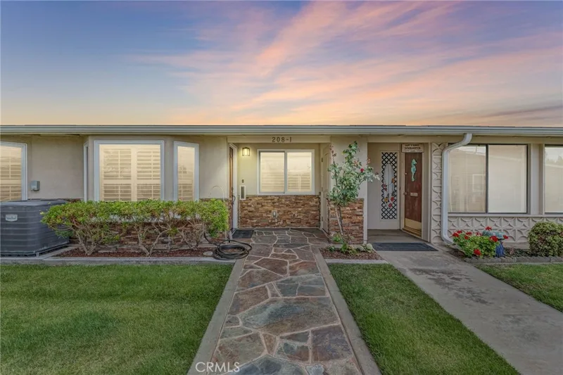 13199 El Dorado Drive 208I, Seal Beach