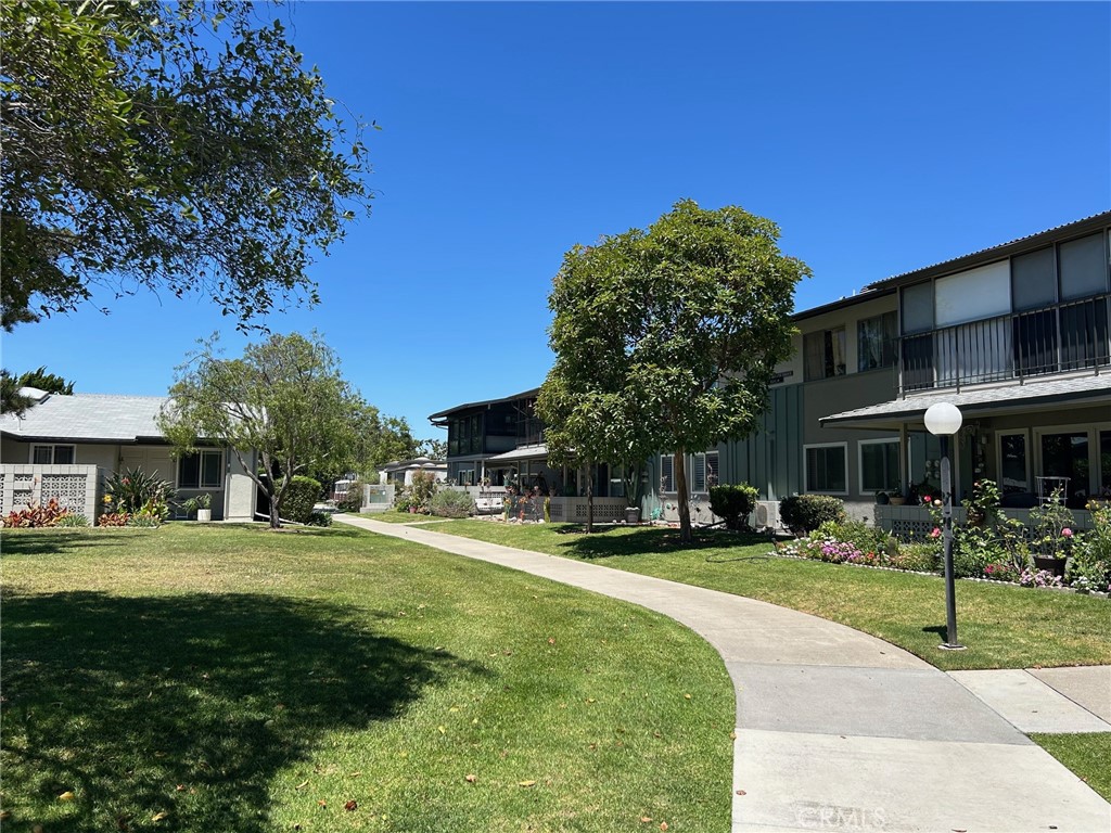 13330 Del Monte 10R, Seal Beach CA 90740 - photo 1