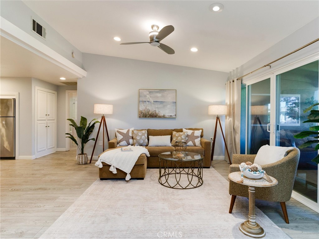 13361 St Andrews Drive 129-D, Seal Beach CA 90740 - photo 3