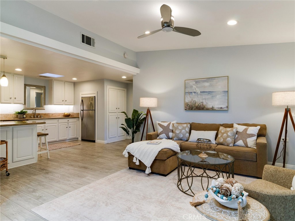 13361 St Andrews Drive 129-D, Seal Beach CA 90740 - photo 4