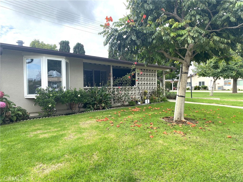 13381 El Dorado Dr., M8-202G, Seal Beach CA 90740 - photo 1