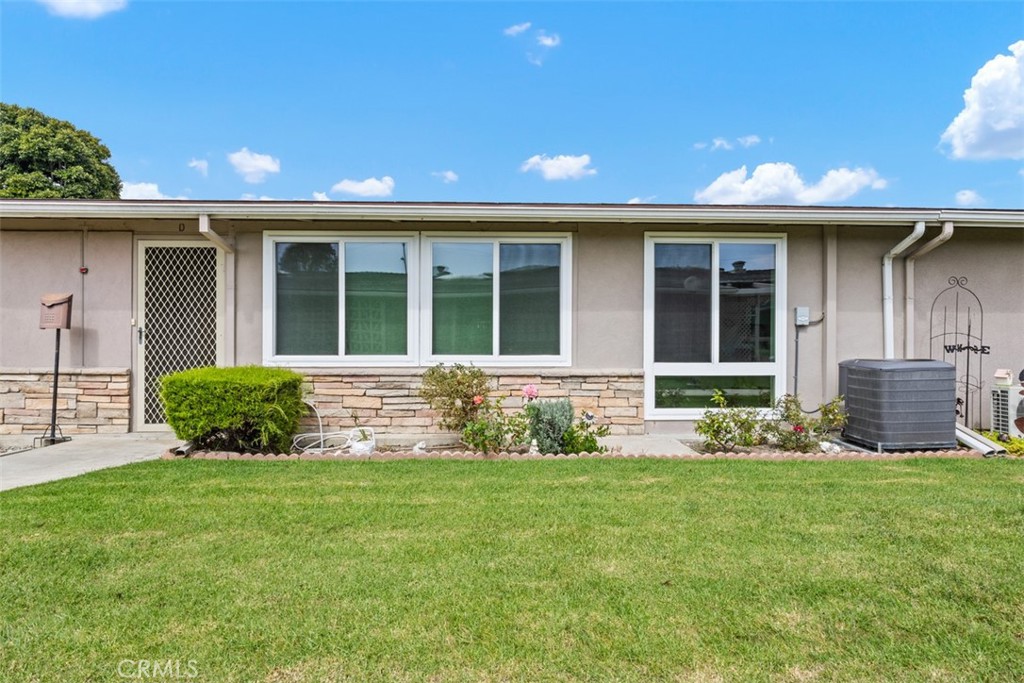 13451 Danbury Lane M6-133D, Seal Beach CA 90740 - photo 1