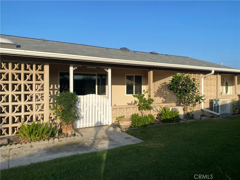13521 Wentworth Ln., M5-107H, Seal Beach, CA 90740