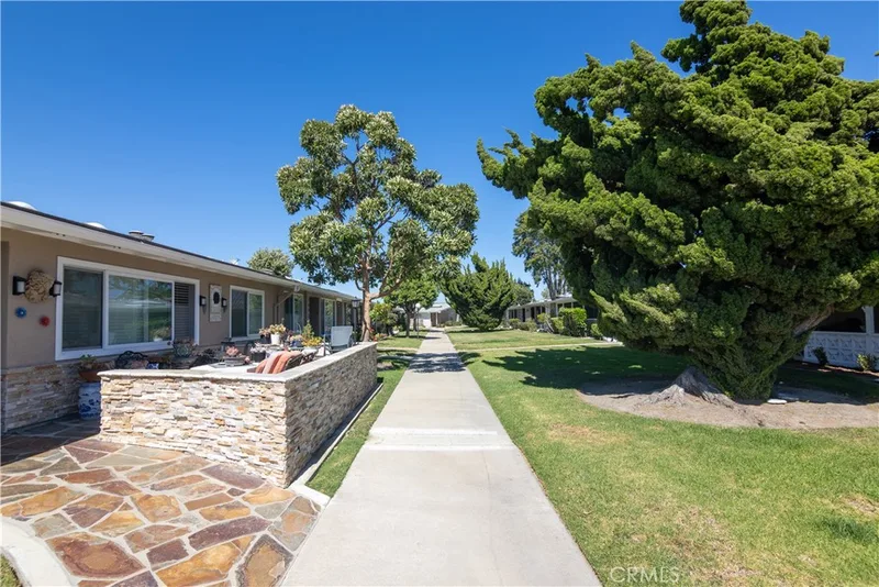 13540 Medinac Lane 104D, Seal Beach