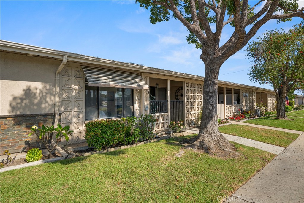 13550 St. Andrews 7k, Seal Beach CA 90740 - photo 2