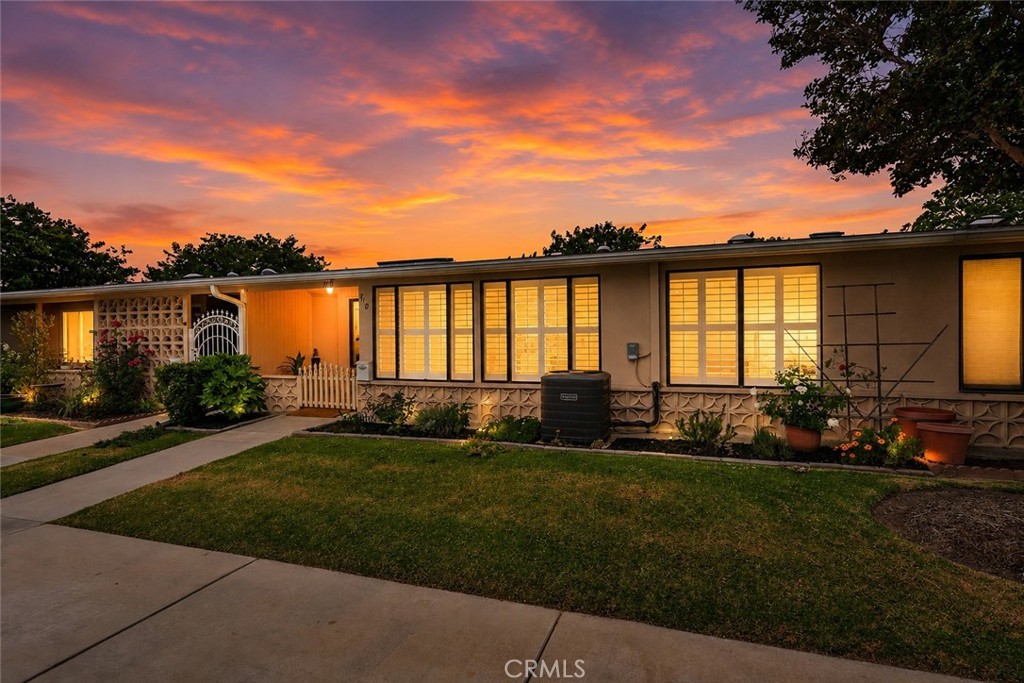 13581 Medinac Lane M5 71D, Seal Beach CA 90740 - photo 1